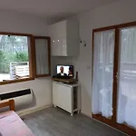 B Naturiste Maeva Le Porge